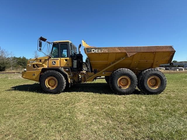 Image of John Deere 300D equipment image 4