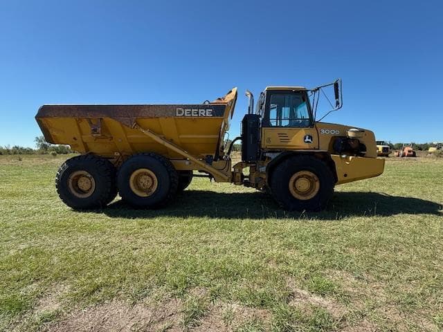 Image of John Deere 300D equipment image 1