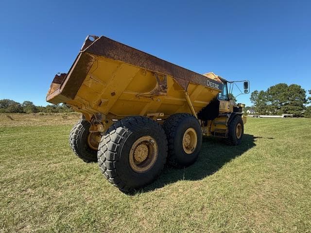 Image of John Deere 300D equipment image 2