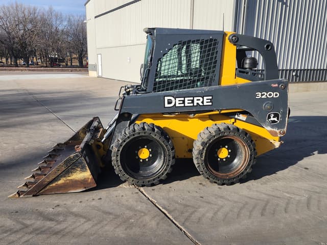 Image of John Deere 320D equipment image 1