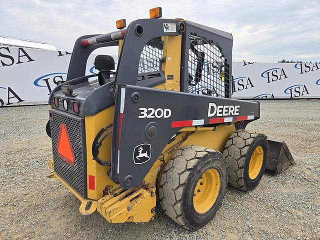 Image of John Deere 320D equipment image 4