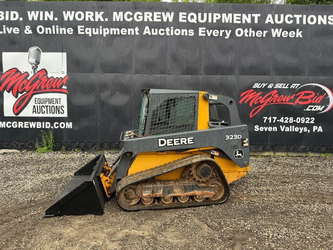 Image of John Deere 323D Primary image