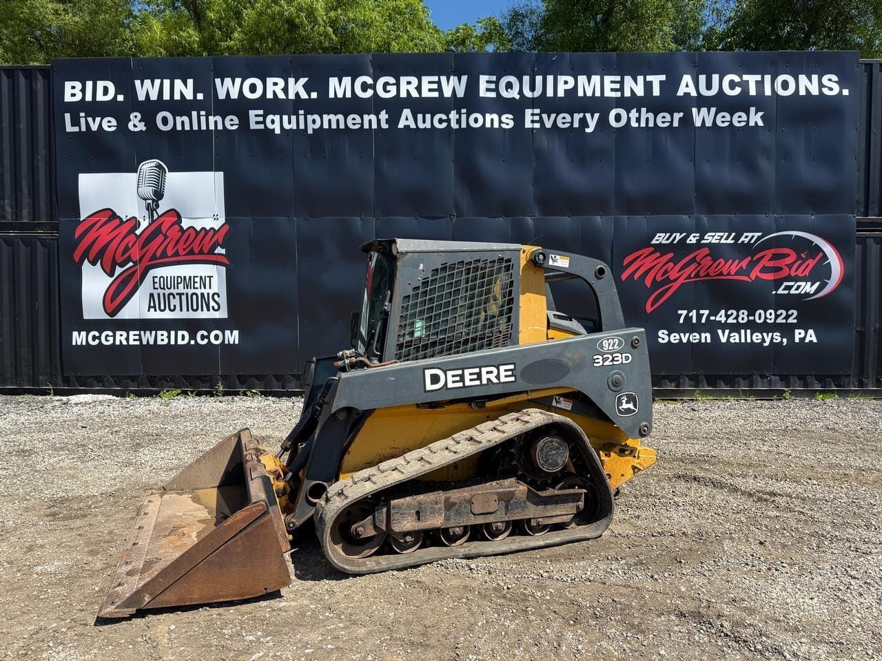 2012 John Deere 323D Equipment Image0