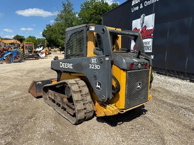 Image of John Deere 323D equipment image 1