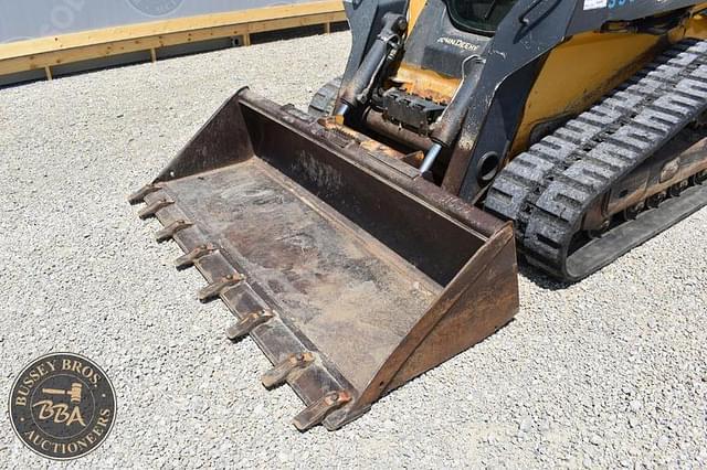 Image of John Deere 333D equipment image 4