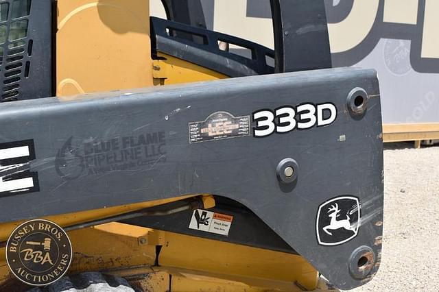 Image of John Deere 333D equipment image 3