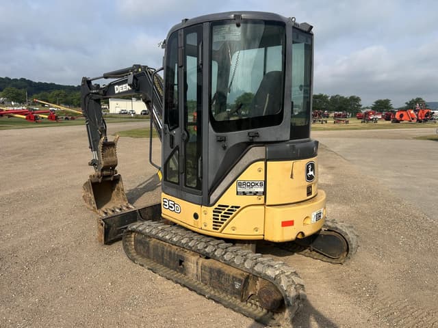 Image of John Deere 35D equipment image 3