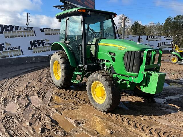 Image of John Deere 5083E equipment image 2