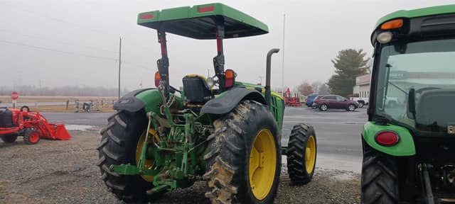 Image of John Deere 5085M equipment image 4