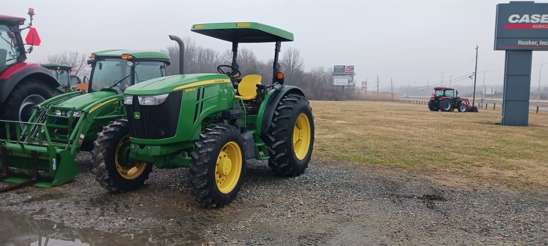Image of John Deere 5085M Primary image