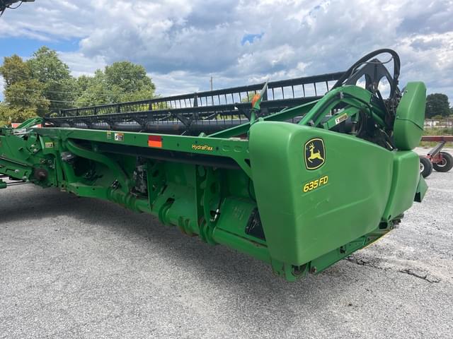 Image of John Deere 635FD equipment image 2