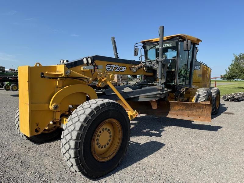 2012 John Deere 672G Equipment Image0