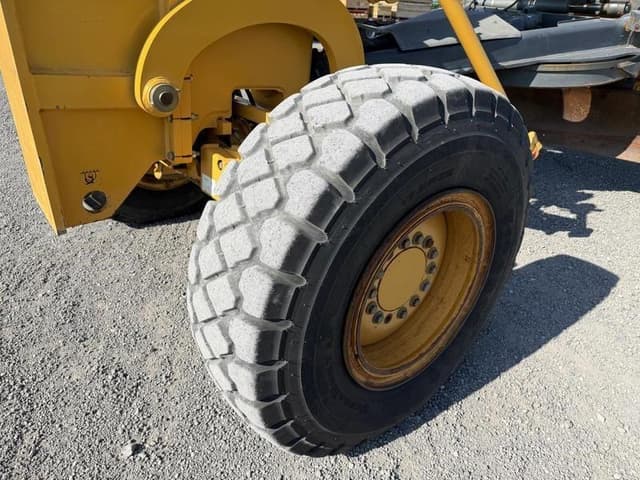 Image of John Deere 672GP equipment image 3