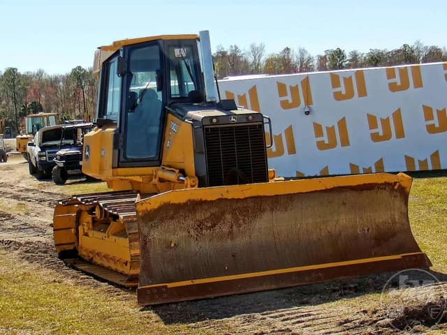 Image of John Deere 700J LGP equipment image 2