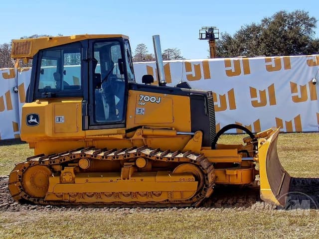 Image of John Deere 700J LGP equipment image 3