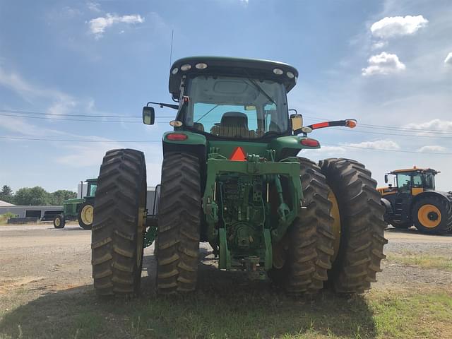 Image of John Deere 8260R equipment image 4