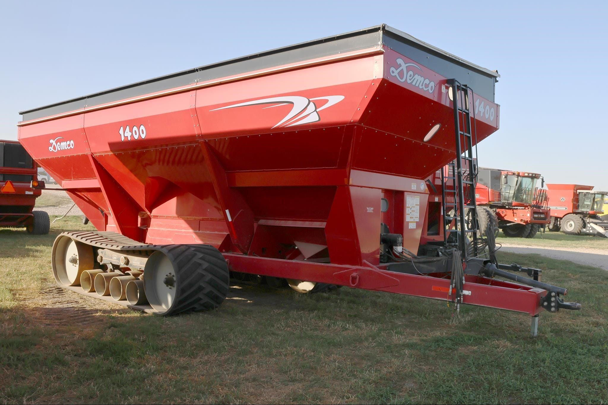 2012 Demco 1400 Equipment Image0