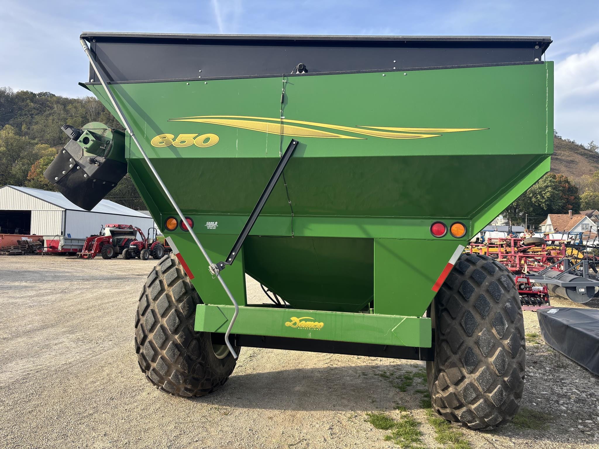 2012 Demco 650 Equipment Image0