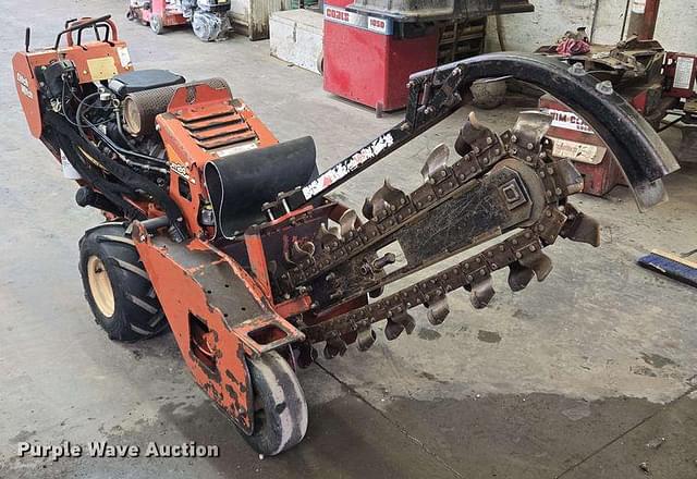 Image of Ditch Witch RT24 equipment image 2