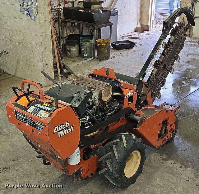 Image of Ditch Witch RT24 equipment image 4