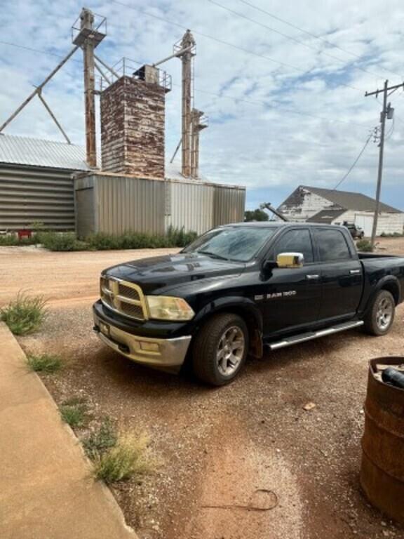 Image of Dodge Ram 1500 equipment image 2