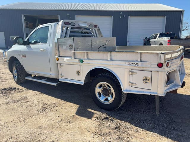 Image of Dodge Ram 2500 equipment image 3