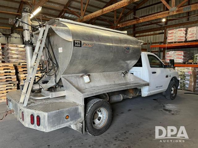 Image of Dodge Ram 3500 equipment image 3