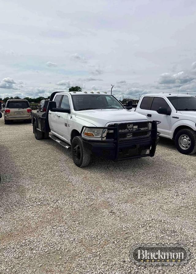 Image of Dodge Ram 3500 equipment image 3
