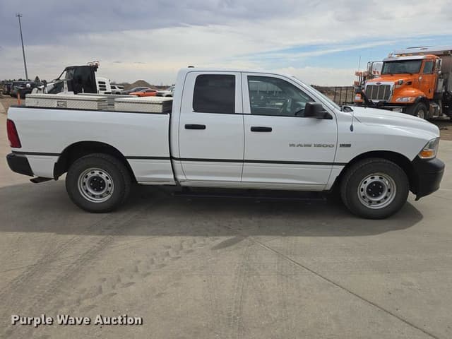 Image of Dodge Ram 1500 equipment image 3