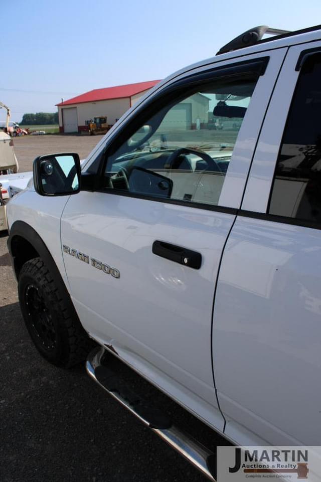 Image of Dodge Ram 1500 equipment image 4