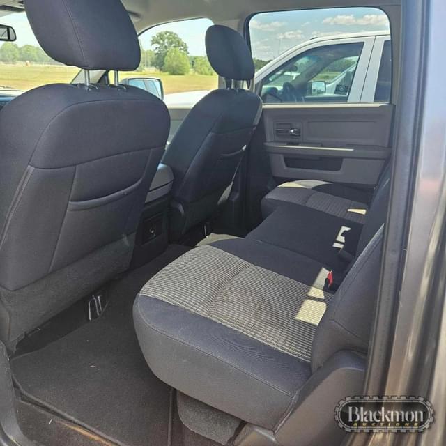 Image of Dodge Ram 1500 equipment image 3