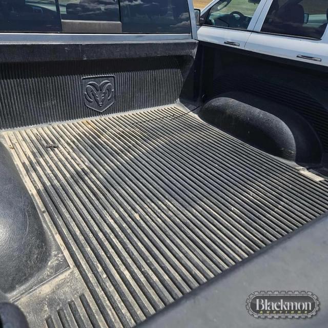 Image of Dodge Ram 1500 equipment image 2