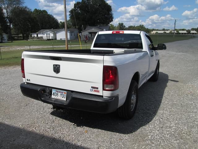 Image of Dodge Ram 2500 equipment image 2