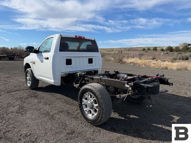 Image of Dodge Ram 2500HD equipment image 2