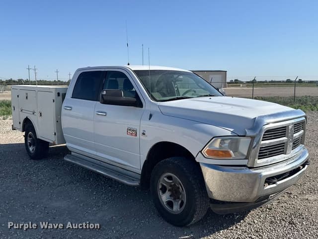 Image of Dodge Ram 2500 equipment image 2