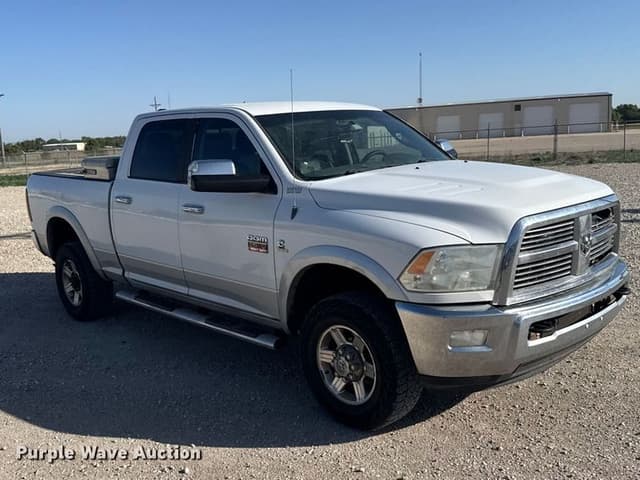 Image of Dodge Ram 2500 equipment image 2