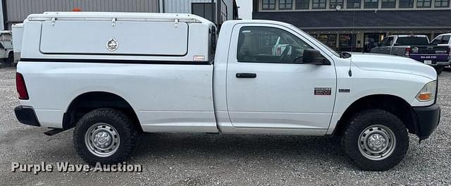 Image of Dodge Ram 2500 equipment image 3