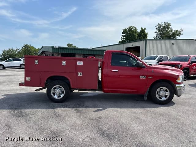 Image of Dodge Ram 2500 equipment image 3