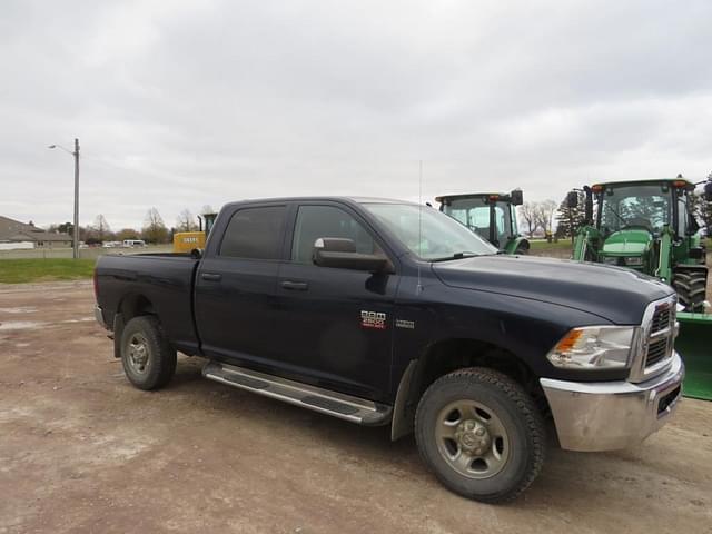 Image of Dodge Ram 2500 equipment image 2