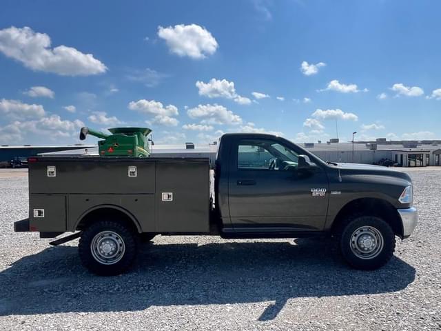 Image of Dodge Ram 2500 equipment image 3