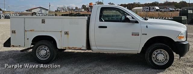 Image of Dodge Ram 2500 equipment image 3