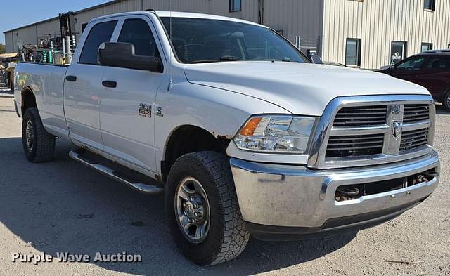 Image of Dodge Ram 2500HD equipment image 2