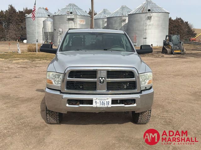 Image of Dodge Ram 2500HD equipment image 2