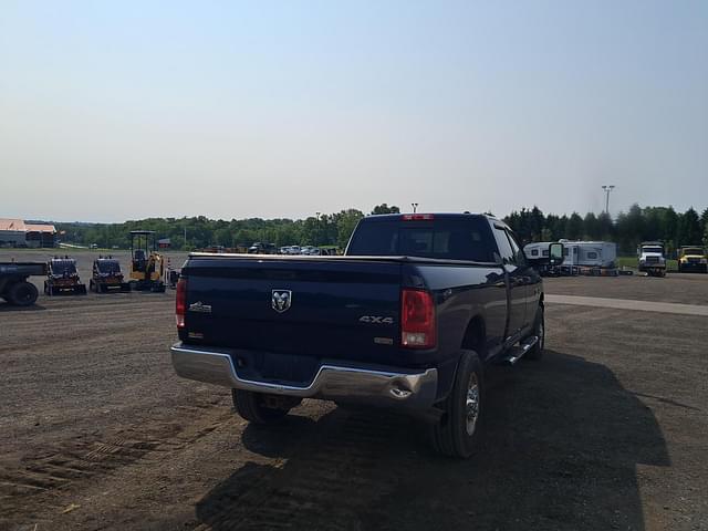 Image of Dodge Ram 2500HD equipment image 2