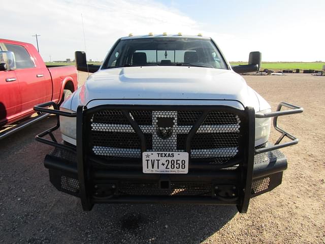 Image of Dodge Ram 3500HD equipment image 2