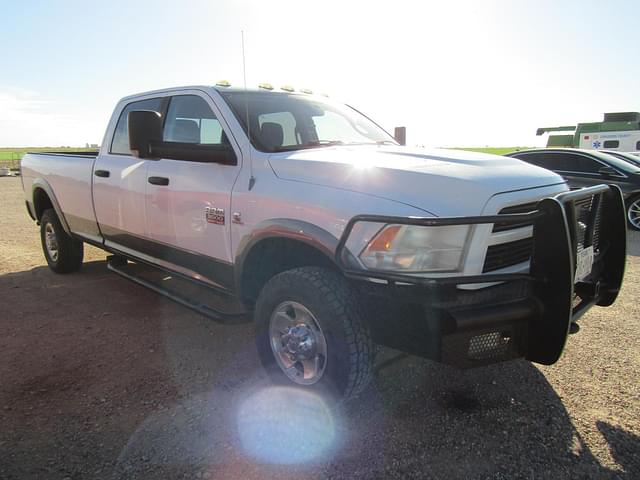 Image of Dodge Ram 3500HD equipment image 3