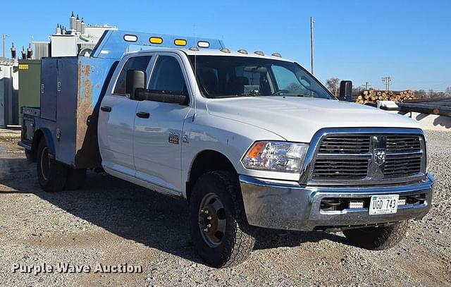 Image of Dodge Ram 3500 equipment image 2