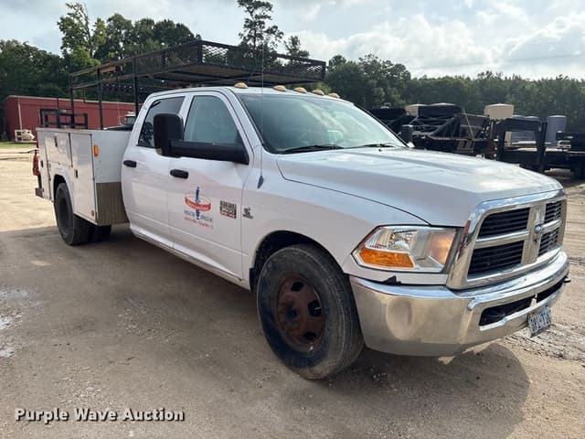 Image of Dodge Ram 3500 equipment image 2