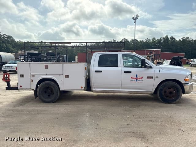 Image of Dodge Ram 3500 equipment image 3