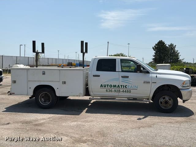 Image of Dodge Ram 3500 equipment image 3